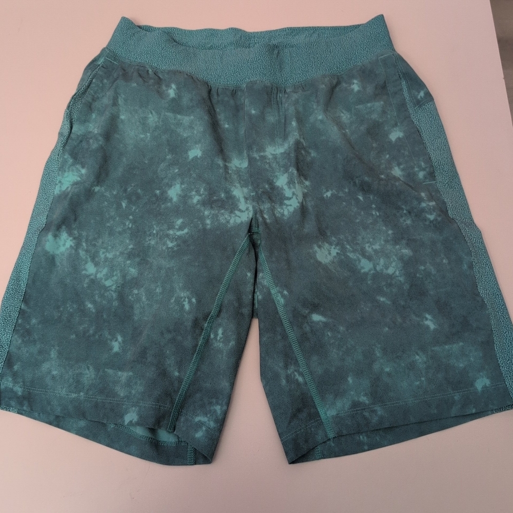 lululemon athletica Men's Blue Patterned Shorts